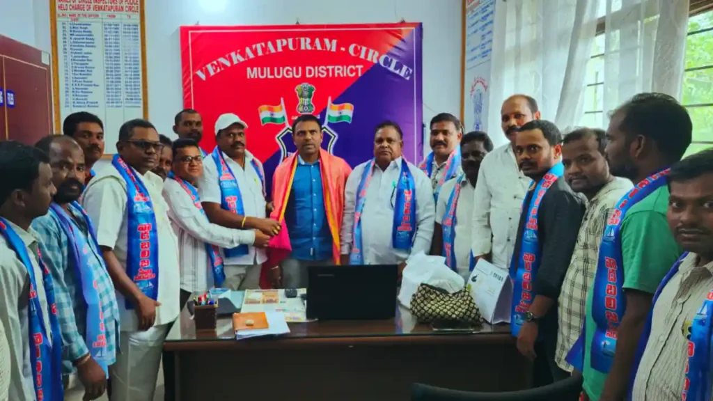 CI Mutyam Ramesh welcomed by Vadabalija Seva Sangham