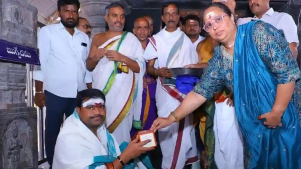 Medipalli Satyam Vemulawada Visit 2025 – Special Pooja at Sri Rajarajeshwara Swamy Temple