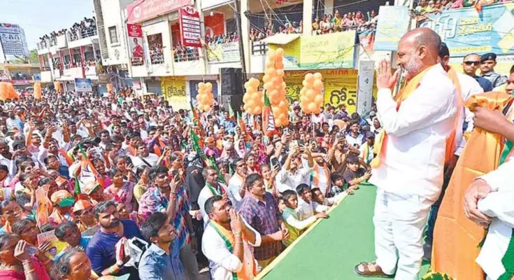 Bandi Sanjay karimanagar Questions BRS Congress Credibility In Municipal Polls Promises Development Push For Choppadandi